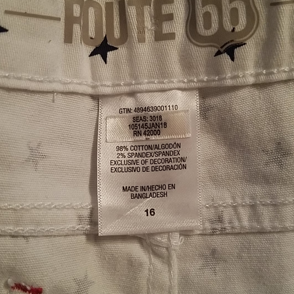Shorts - Picture 4 of 5